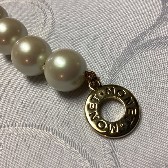 MONET 75 ANNIVERSARY. LARGE FAUX PEARL BRACELET TAGS STILL ON. 💃 - Picture 4 of 7